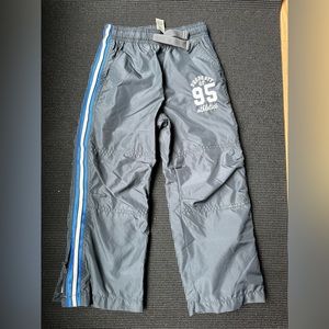 OSHKOSH Boys track pants - Size 6 - Great condition!